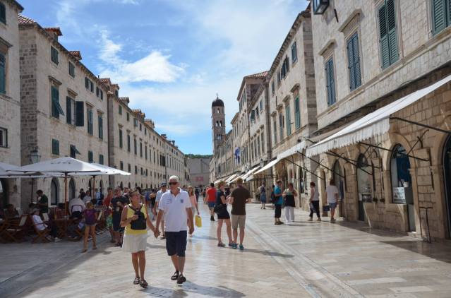 dubrovnik courtyard