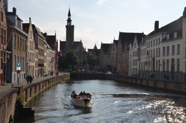 Boat ride along the canals of Brugge