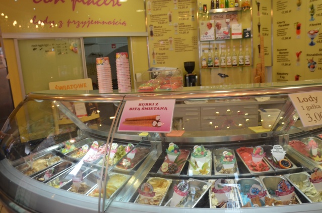 A selection of gelatos with pictures; ease in making choices of flavours.
